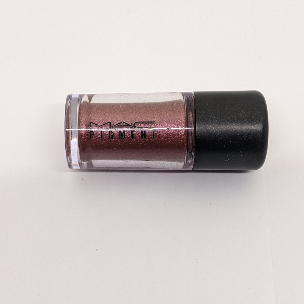 M.A.C. Cosmetics shine time pigment mini
